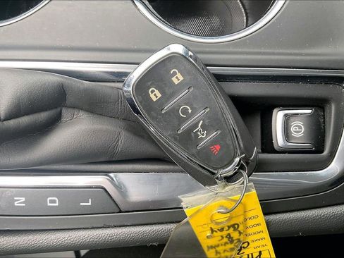 Used 2023 Chevrolet Equinox LT image 35