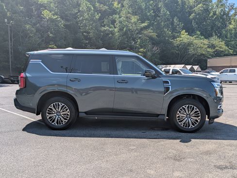 Used 2026 Nissan Armada Platinum RWD image 10
