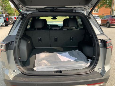 New 2026 Chevrolet Equinox LT w/ Convenience Package II image 32