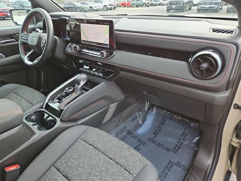 Used 2023 Chevrolet Colorado Z71 w/ Z71 Convenience Package 2 image 28