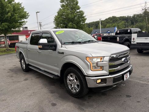 Used 2016 Ford F150 Lariat w/ Equipment Group 502A Luxury AWD/4WD image 4