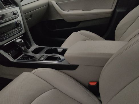 Used 2017 Hyundai Sonata Limited w/ Tech Package 03 image 26