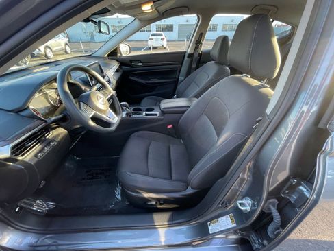 Used 2025 Nissan Altima 2.5 SV image 28