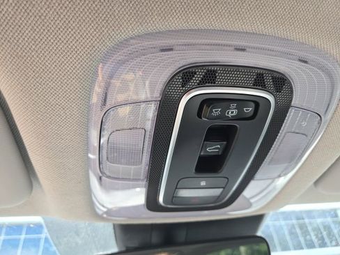 Used 2021 Hyundai Elantra Limited FWD image 9