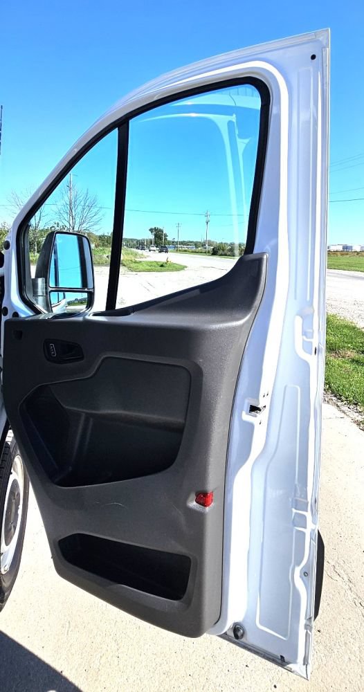 Used 2025 Ford Transit 250 Low Roof RWD image 15