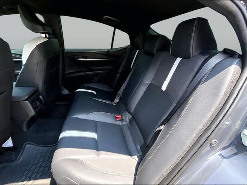 Used 2025 Toyota Camry SE FWD image 21