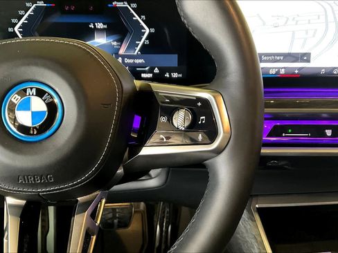 Used 2023 BMW i7 xDrive60 w/ Executive Package 2 image 23