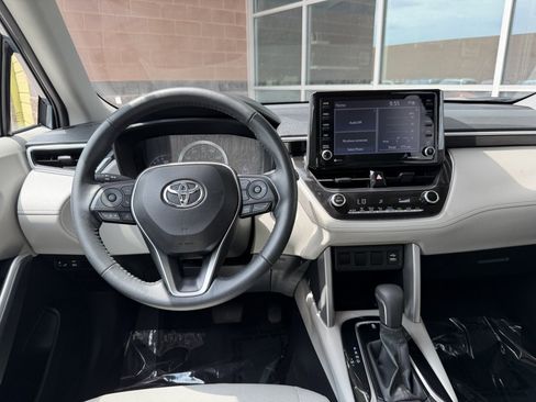 Used 2022 Toyota Corolla Cross LE FWD image 16