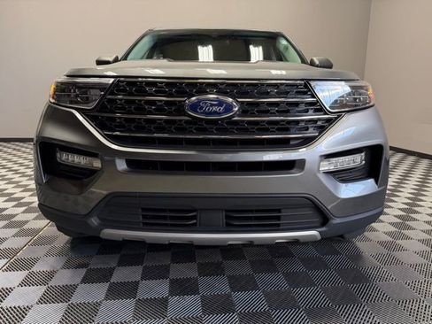 Used 2023 Ford Explorer XLT w/ Equipment Group 202A image 3