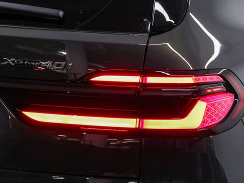 New 2026 BMW X7 xDrive40i w/ M Sport Package image 7