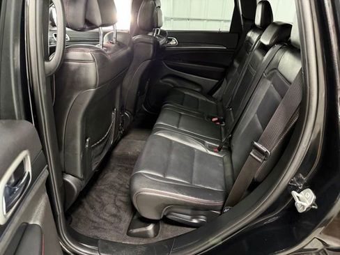 Used 2018 Jeep Grand Cherokee Trailhawk w/ Trailhawk Luxury Group AWD/4WD image 10