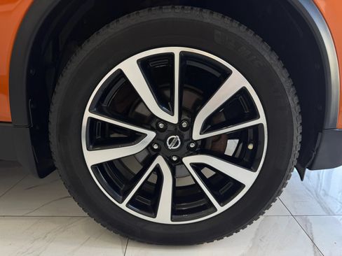 Used 2020 Nissan Rogue SL w/ Premium Package AWD/4WD image 11