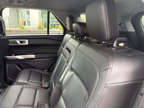 Used 2023 Ford Explorer XLT w/ Equipment Group 202A AWD/4WD image 12