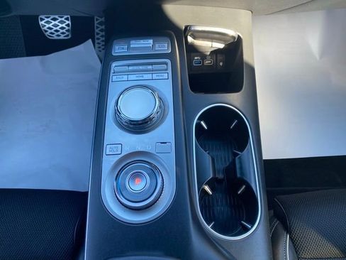 Used 2023 Genesis GV70 2.5T Sport Prestige w/ Sport Prestige Package image 37