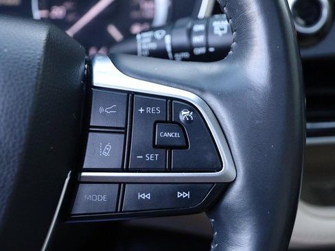 Used 2021 Toyota Highlander Platinum image 15