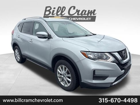 Used 2020 Nissan Rogue SV image 1