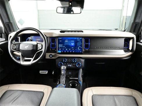 Used 2022 Ford Bronco Wildtrak image 19