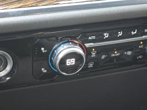 Used 2023 GMC Sierra 1500 Elevation w/ LPO, Elevation Black Package image 27