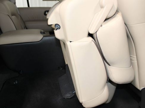 Used 2024 Nissan Armada SL w/ Captain's Chairs Package image 31