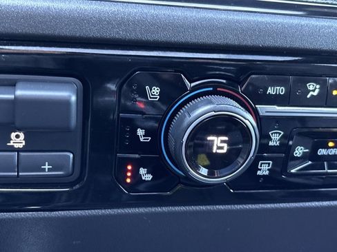 Used 2023 Chevrolet Silverado 1500 ZR2 w/ Technology Package image 41