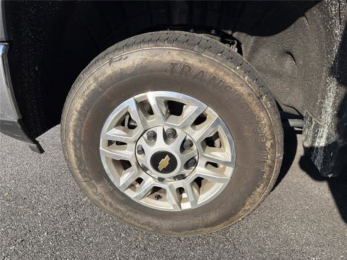 Used 2025 Chevrolet Silverado 2500 LT w/ Convenience Package image 12