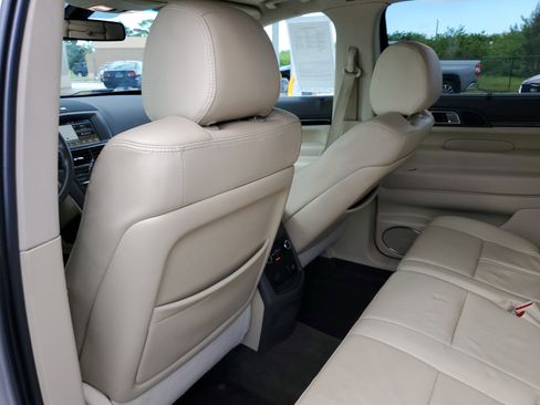 Used 2018 Lincoln MKT AWD w/ Technology Package image 10