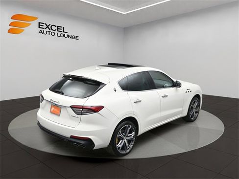Used 2022 Maserati Levante Modena image 43
