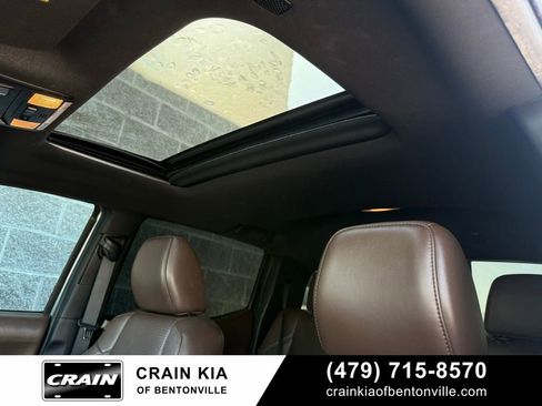 Used 2021 Toyota Tacoma Limited image 25