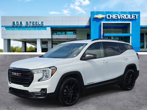 Certified 2023 GMC Terrain SLT w/ Elevation Edition FWD image 2