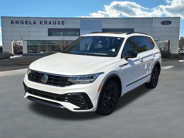 Used 2022 Volkswagen Tiguan SE R-Line FWD image 3