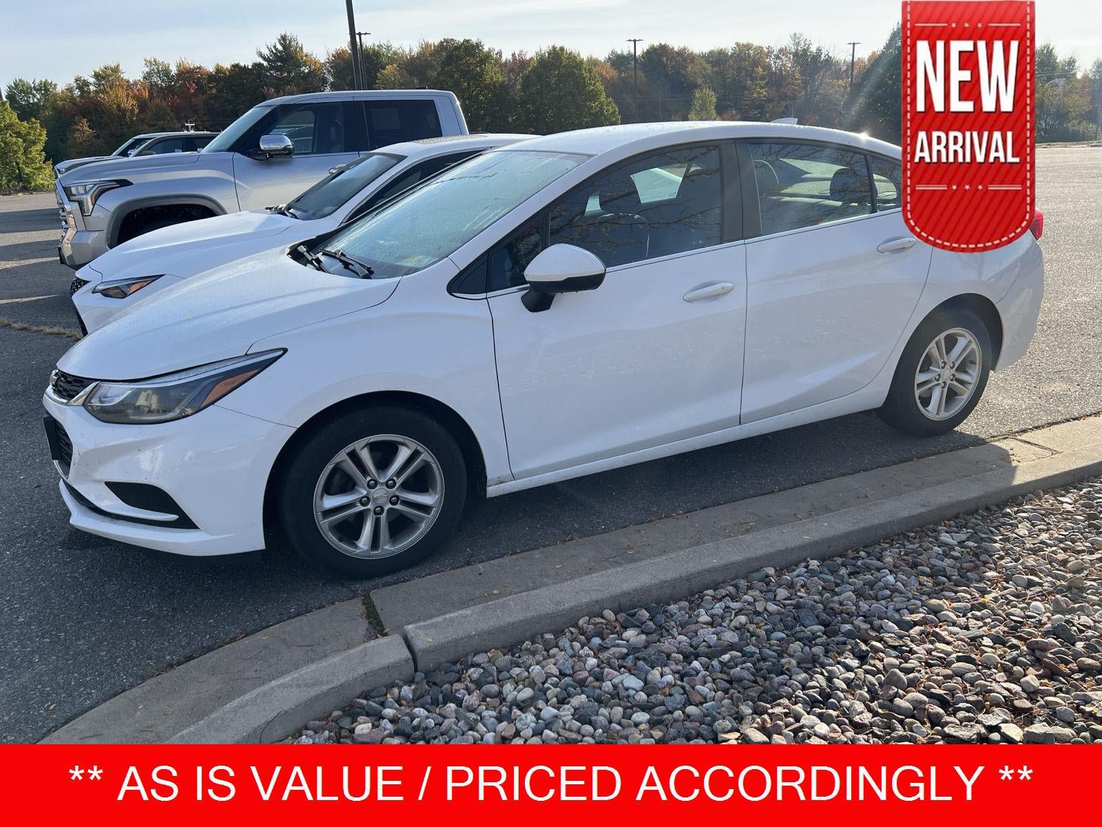 Used 2018 Chevrolet Cruze LT w/ LT Convenience Package FWD image 1