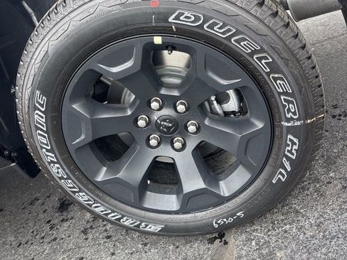 New 2026 RAM 1500 Express AWD/4WD image 7