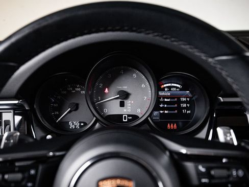 Certified 2023 Porsche Macan S AWD/4WD image 15