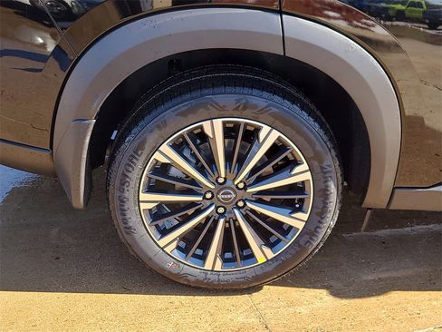 New 2026 Nissan Pathfinder Platinum image 6