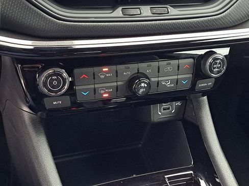 New 2026 Jeep Compass Limited image 14