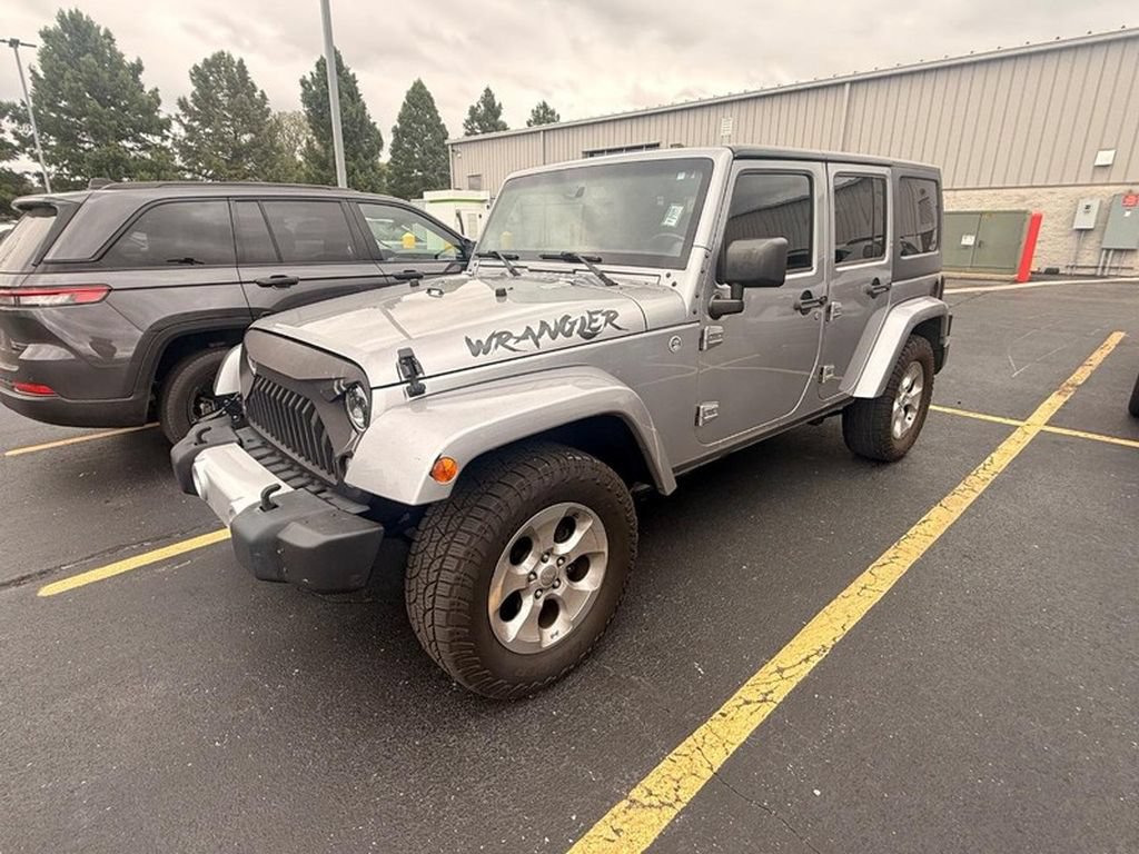 Used 2014 Jeep Wrangler Unlimited Sahara w/ Connectivity Group AWD/4WD image 2