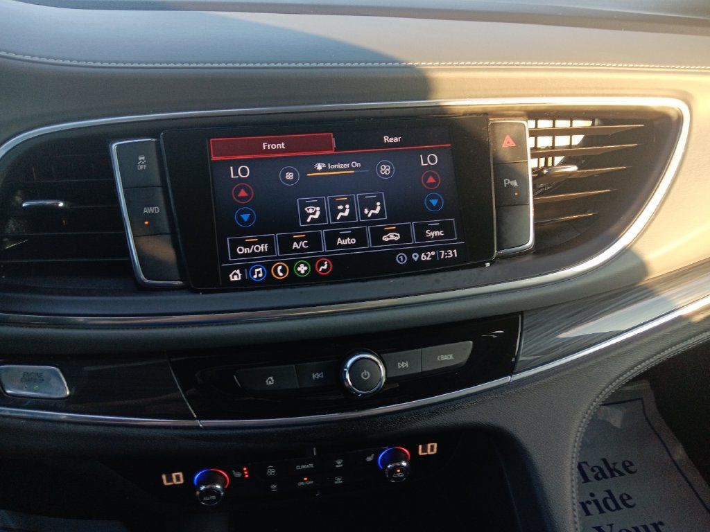 Used 2020 Buick Enclave Essence AWD/4WD image 26