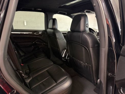 Used 2013 Porsche Cayenne Diesel AWD/4WD image 26