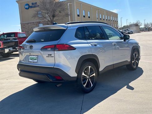 Certified 2025 Toyota Corolla Cross XSE w/ Convenience Package image 4