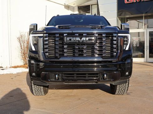 Used 2024 GMC Sierra 2500 Denali Ultimate w/ Max Trailering Package image 2