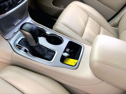 Used 2020 Jeep Grand Cherokee Limited image 15