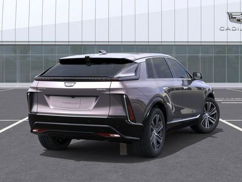 New 2026 Cadillac Lyriq Luxury AWD/4WD image 4