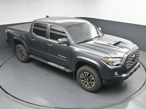 Used 2020 Toyota Tacoma TRD Sport image 32