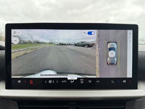 Certified 2025 Ford Explorer Platinum w/ LUX Leather Package image 33