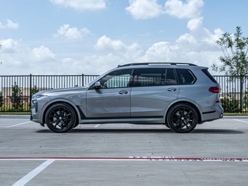 Certified 2025 BMW X7 xDrive40i w/ Executive Package AWD/4WD image 6