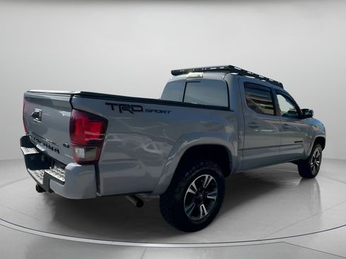 Used 2019 Toyota Tacoma TRD Sport image 27