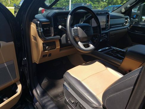 Used 2024 Ford F250 Lariat w/ Black Appearance Package AWD/4WD image 11