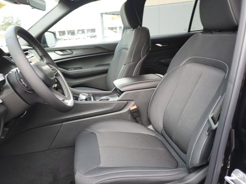 New 2025 Jeep Grand Cherokee Laredo RWD image 24