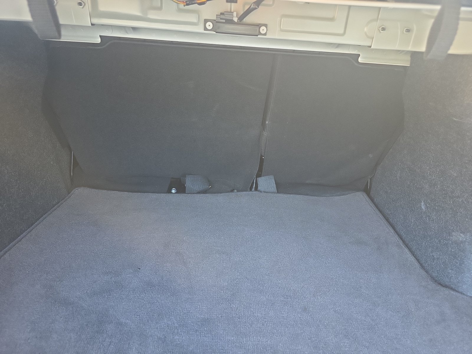 Used 2025 Nissan Versa SV FWD image 10