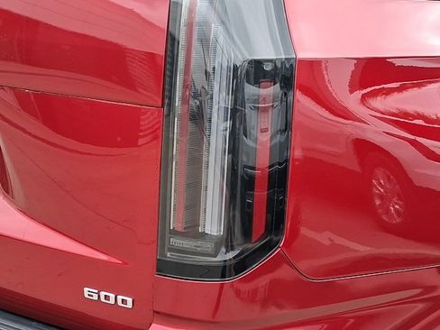 Used 2025 Cadillac Escalade Sport Platinum image 8